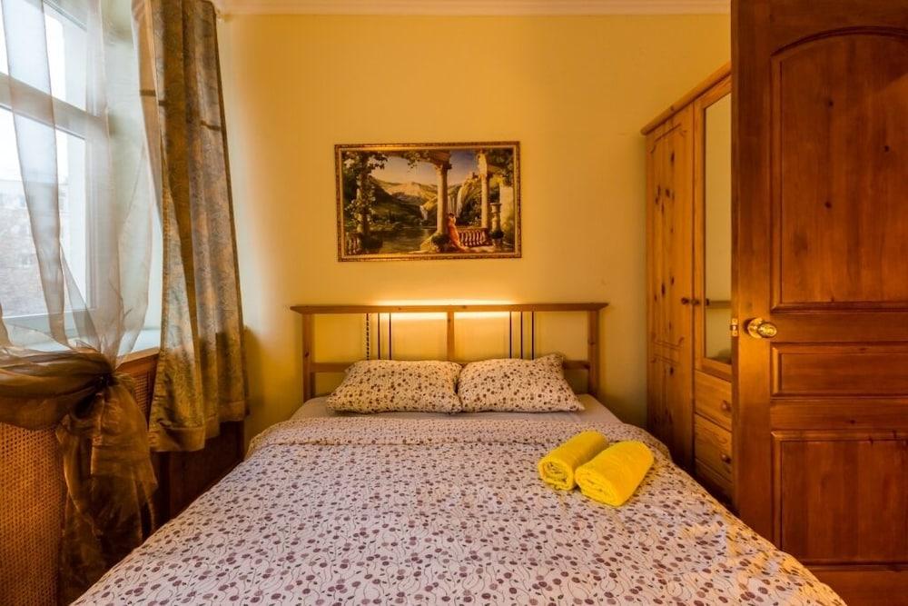 Apartment on Oruzheinyi 13 bld 2