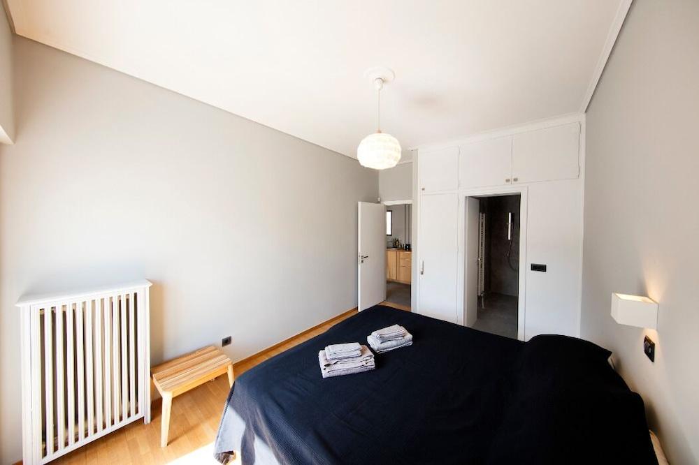 Heyden Entire Super Modern Minimal Flat