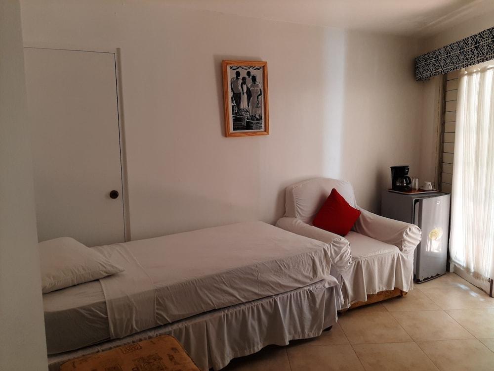 Yard Beach Hotel and Apartments