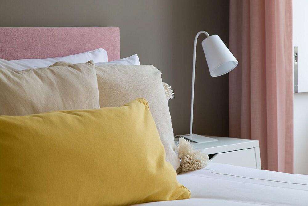 ALTIDO Charming 3BR home w/workspace&terrace by Intendente subway