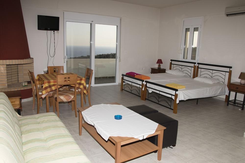 Paterakis Studios Triopetra