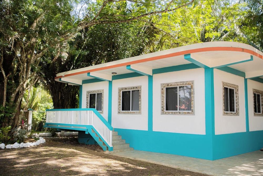 Falling Leaves Lodge