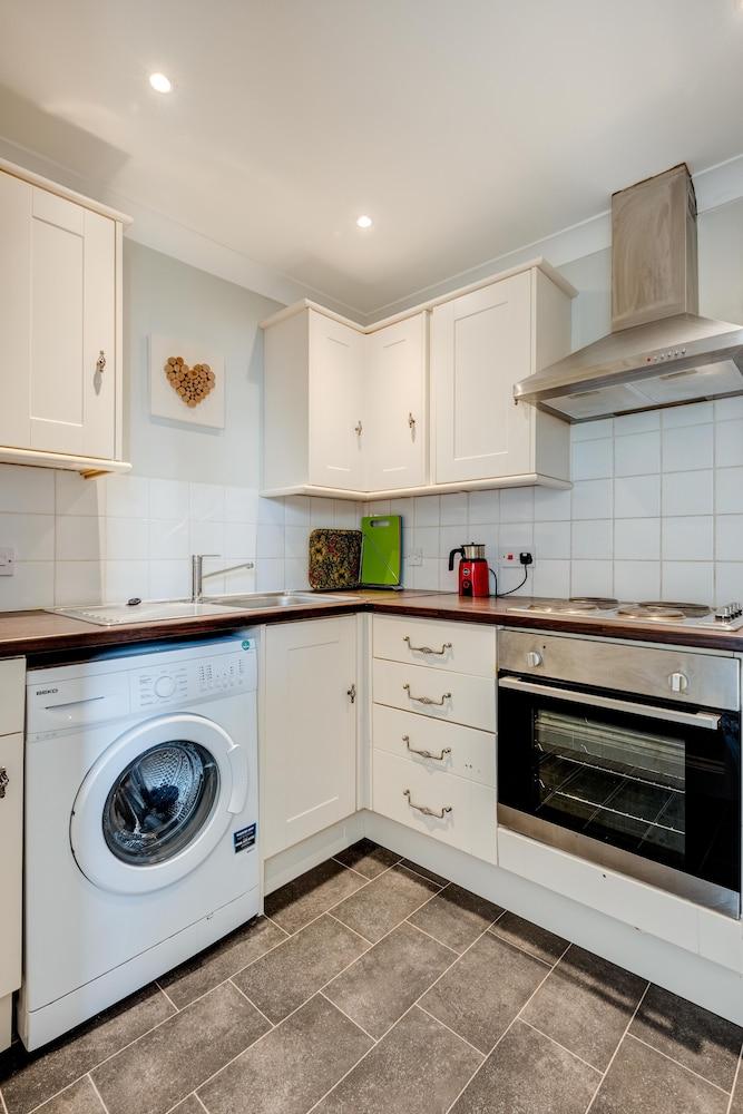 The Smugglers Retreat