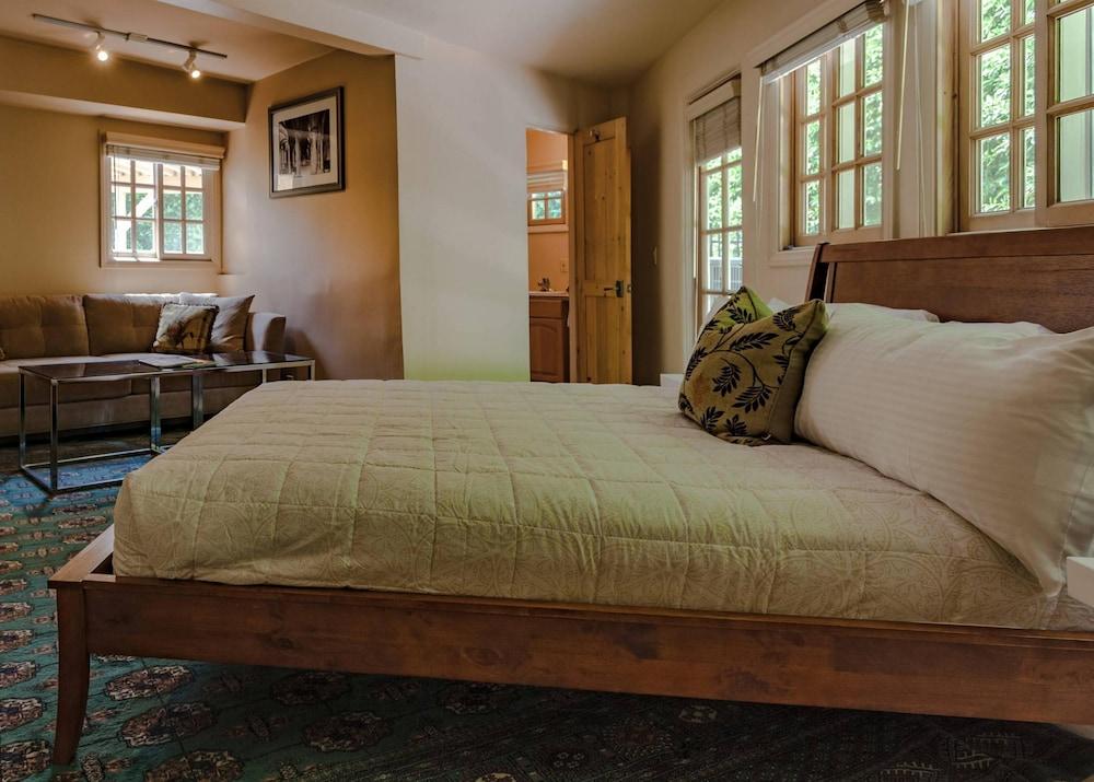 The Sol Lesser Estate