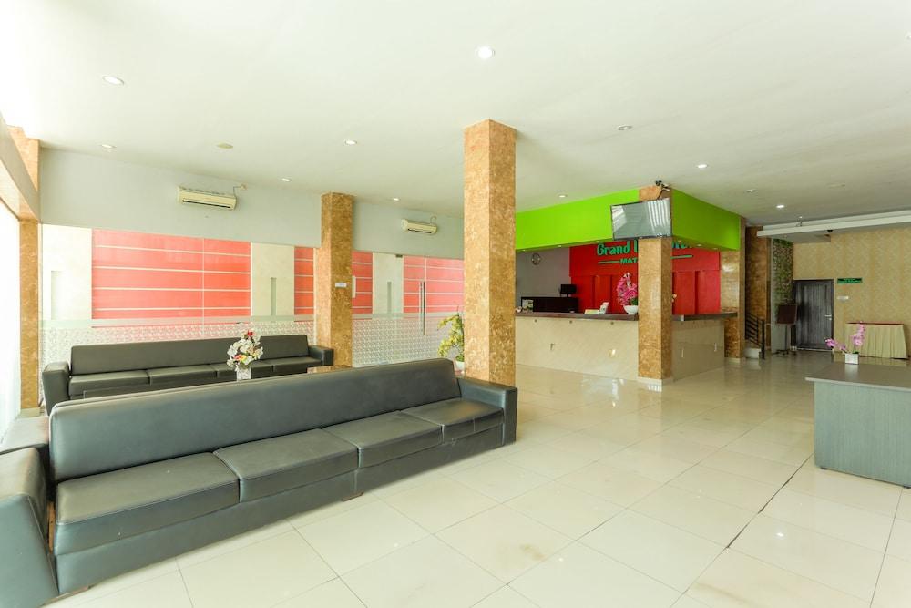 OYO 2073 Grand Inn Hotel Lombok