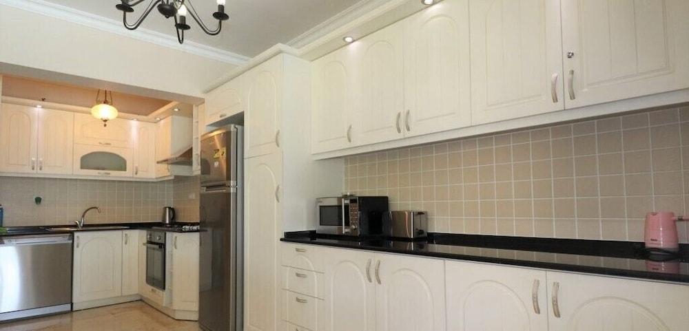 Villa ANM2 by JoyLettings