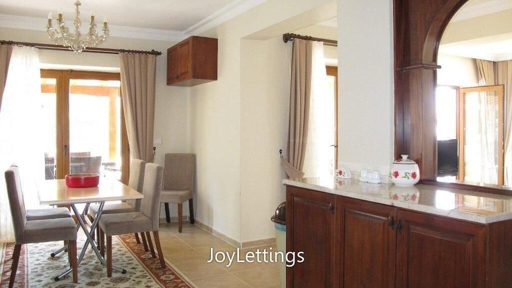 Villa FT11 by JoyLettings