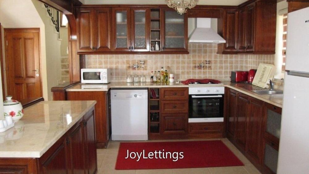 Villa FT11 by JoyLettings