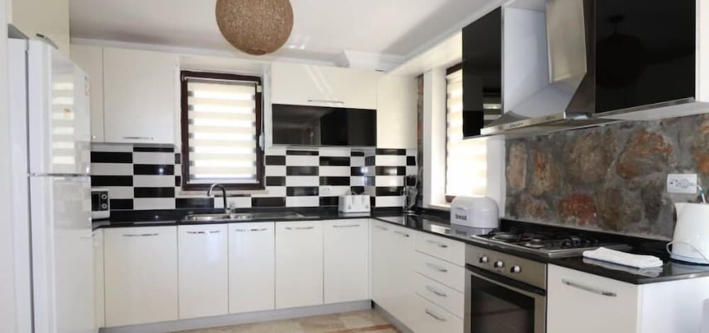 Villa XT12 by JoyLettings