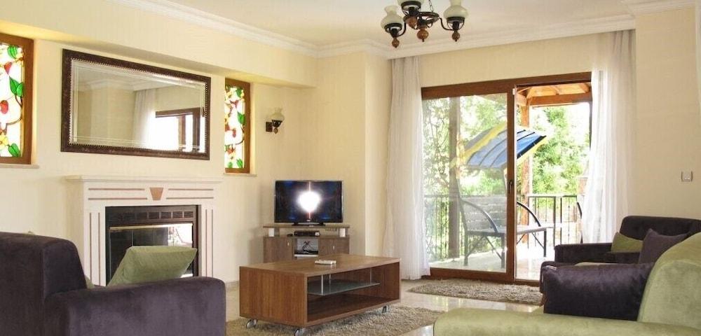 Villa AX20 by JoyLettings