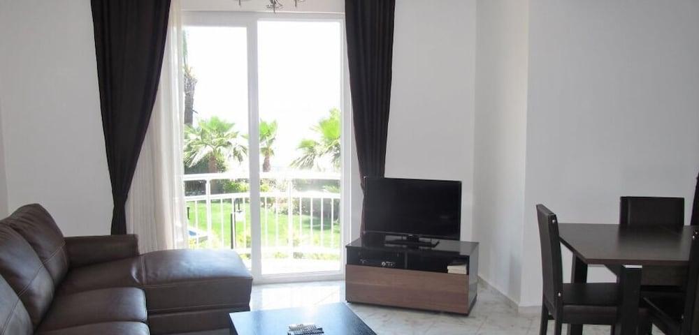 Villa PS06 by JoyLettings