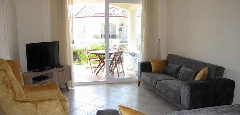 Villa SH14 by JoyLettings