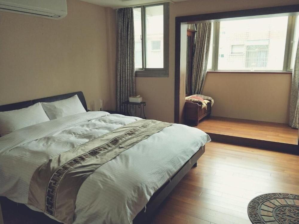 Designer's House B&B