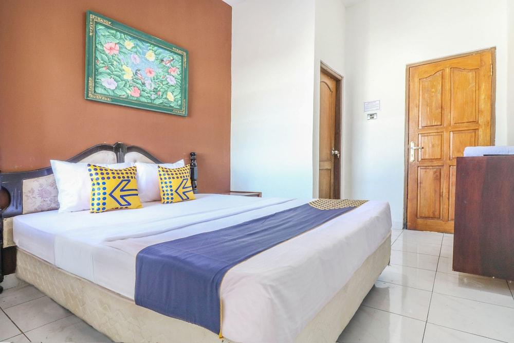 OYO 1927 Hotel Candra Adigraha