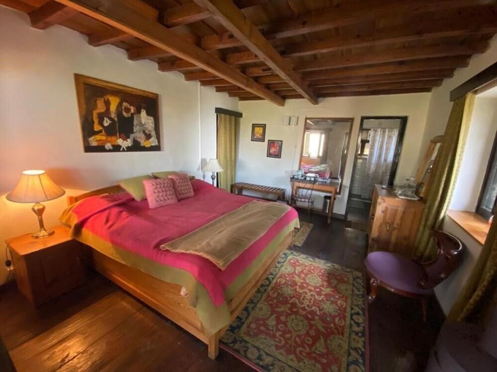 Avenida Himalayan Retreat