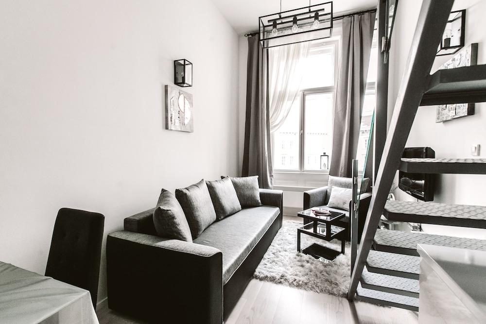 Andrassy 1 Apartment