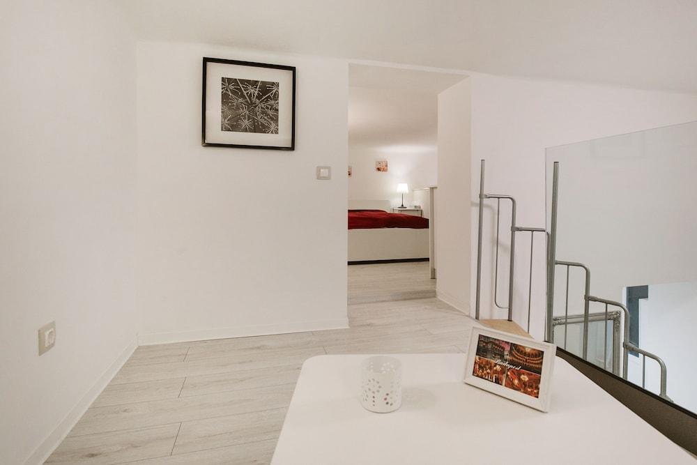 Lazar 18 Apartment