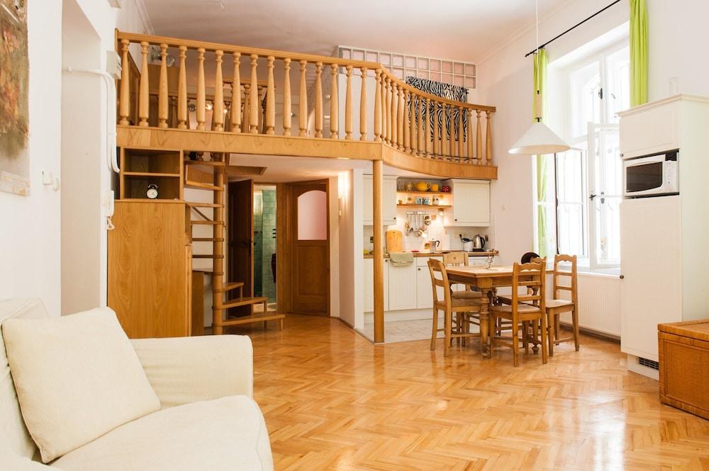 Szentharomsag 4 Apartment