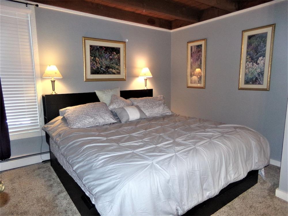 Three House 2 Bed 2 Bath THWC