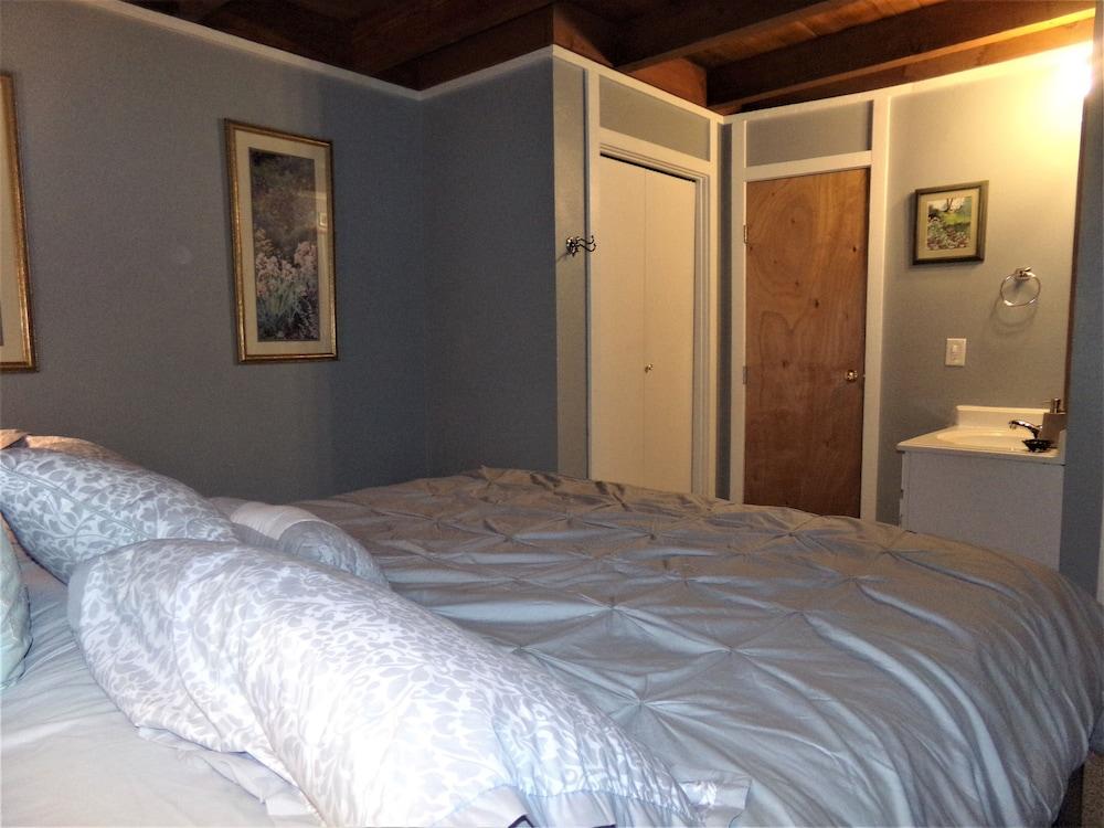 Three House 2 Bed 2 Bath THWC