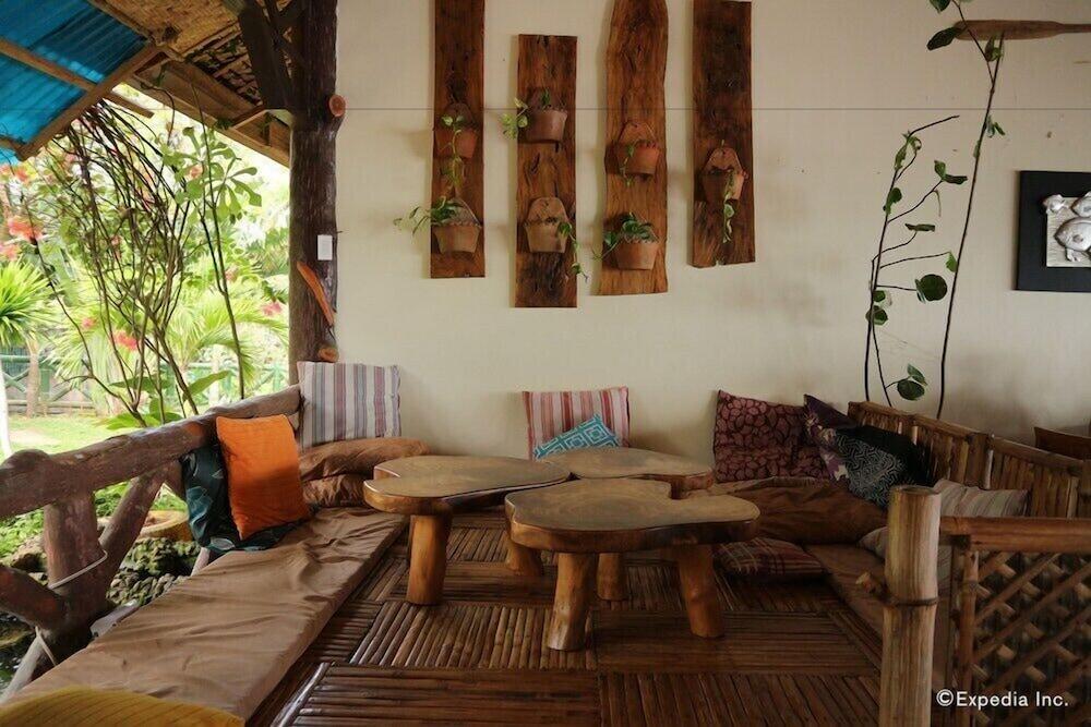 Blue Wave Inn Beach Resort & Restaurant