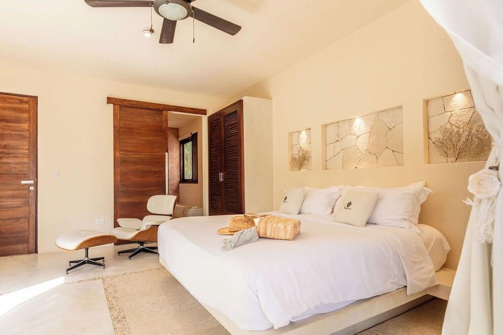 Casa Punta Coco & Beach Club