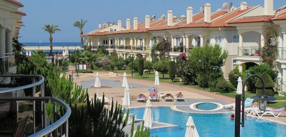 Villa SH03 by JoyLettings