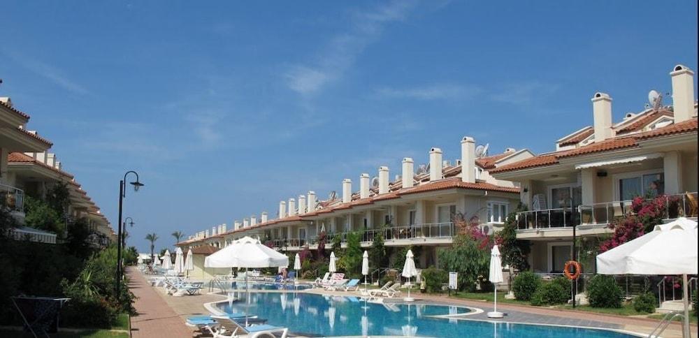 Villa AQ22 by JoyLettings