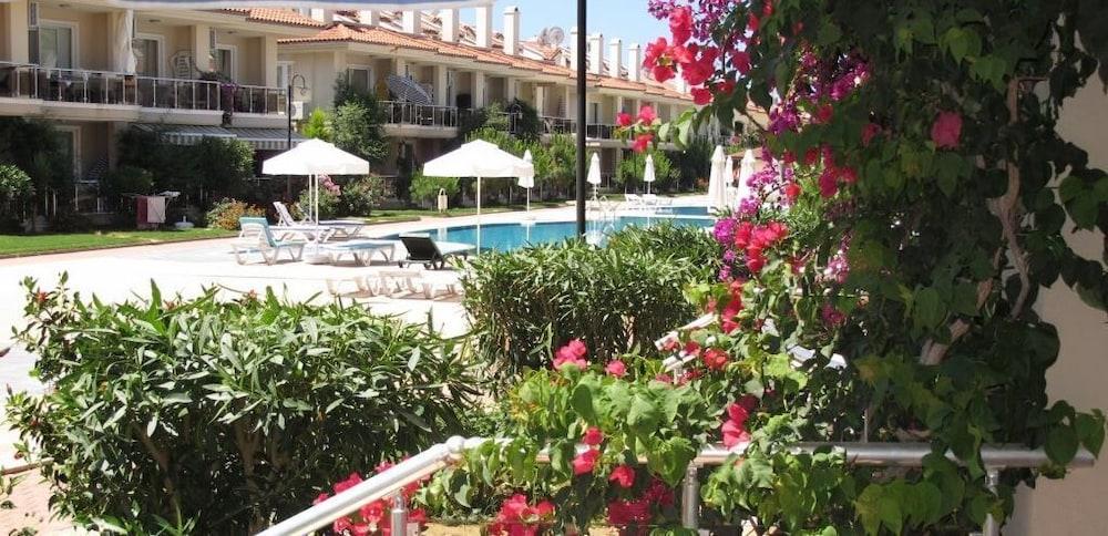 Villa AQ37 by JoyLettings