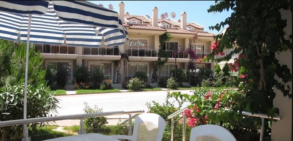 Villa AQ37 by JoyLettings