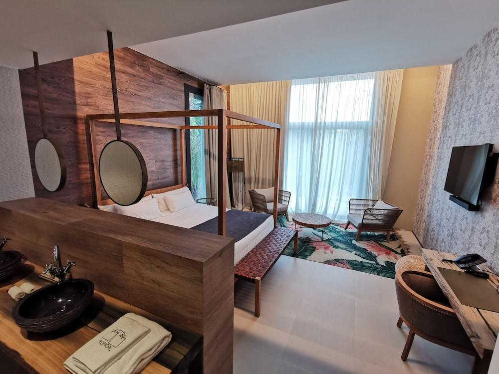 Hotel Tropical Gava Mar