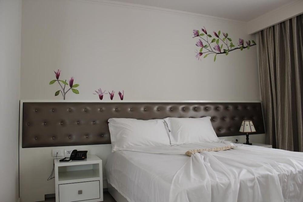 Select City Center Hotel