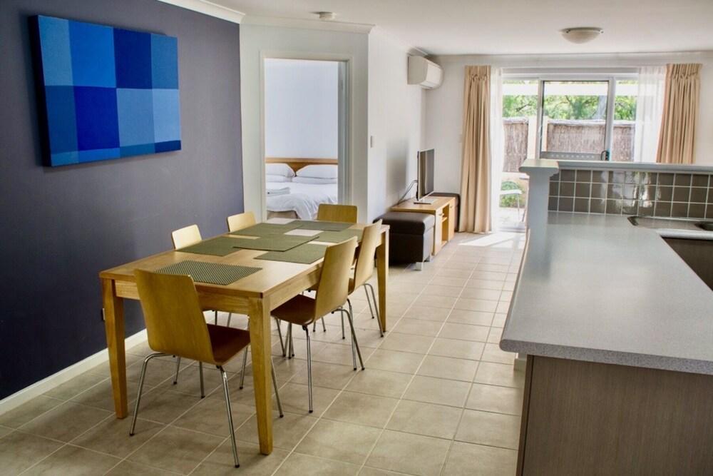 Sea Breeze - Broadwater