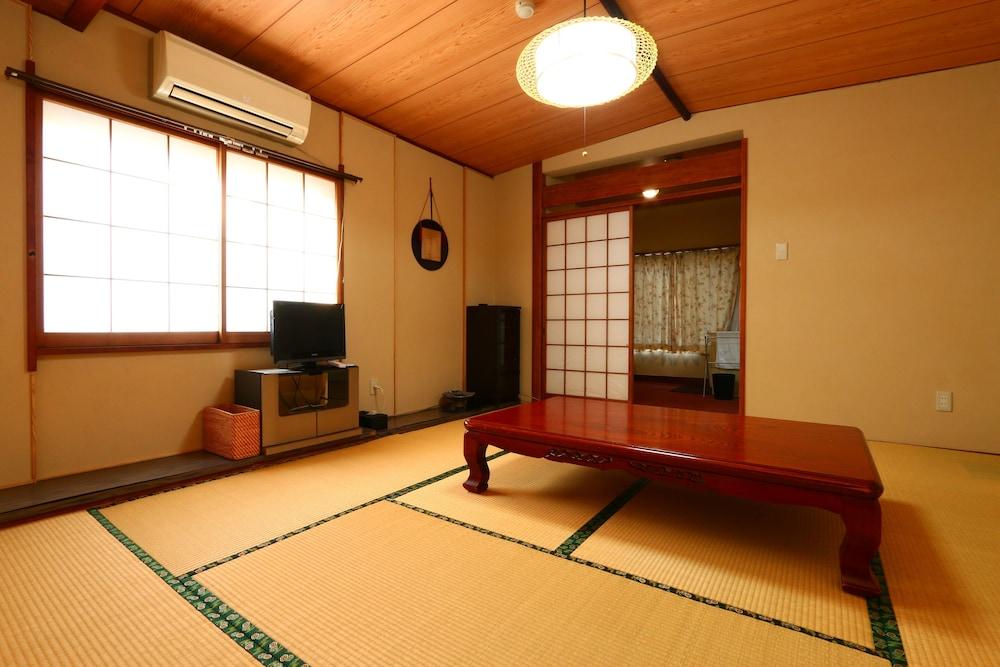 Hunagoya Takatori Ryokan