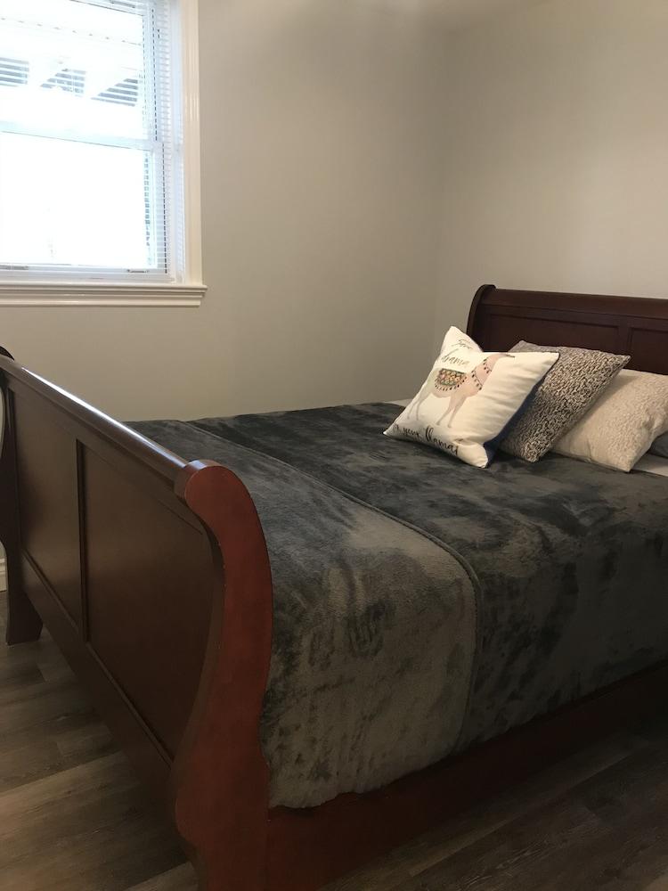 Esther's Place-Carleton Place Downtn Apt