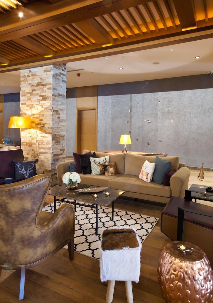 Magna Pivot Hotel - Boutique Class