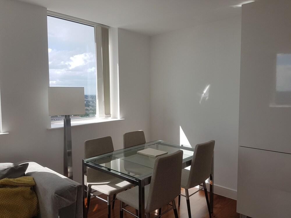 Metropolitan House 2102