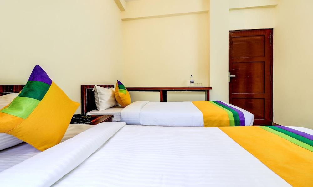 Itsy Hotels Rain Tulsi Stayz, Palarivattom Junction