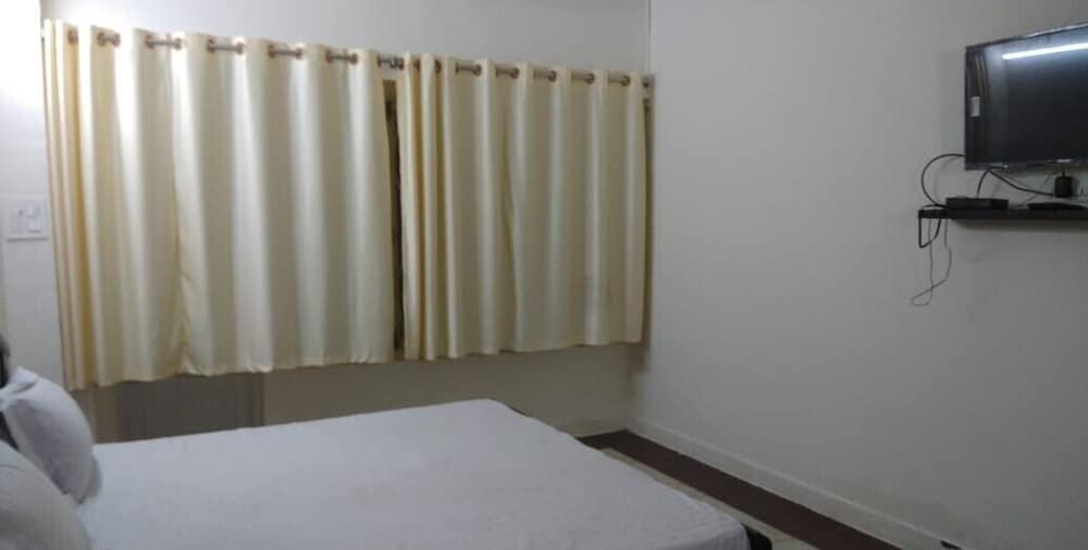 iROOMZ Hotel Sundar