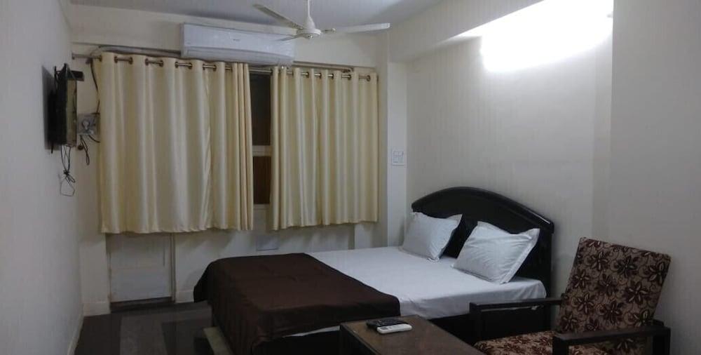 iROOMZ Hotel Sundar