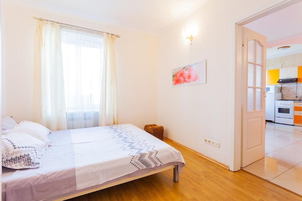 Apartments On European Square