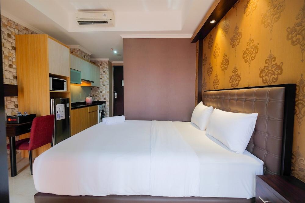 Exquisite Studio Menteng Park Apartment