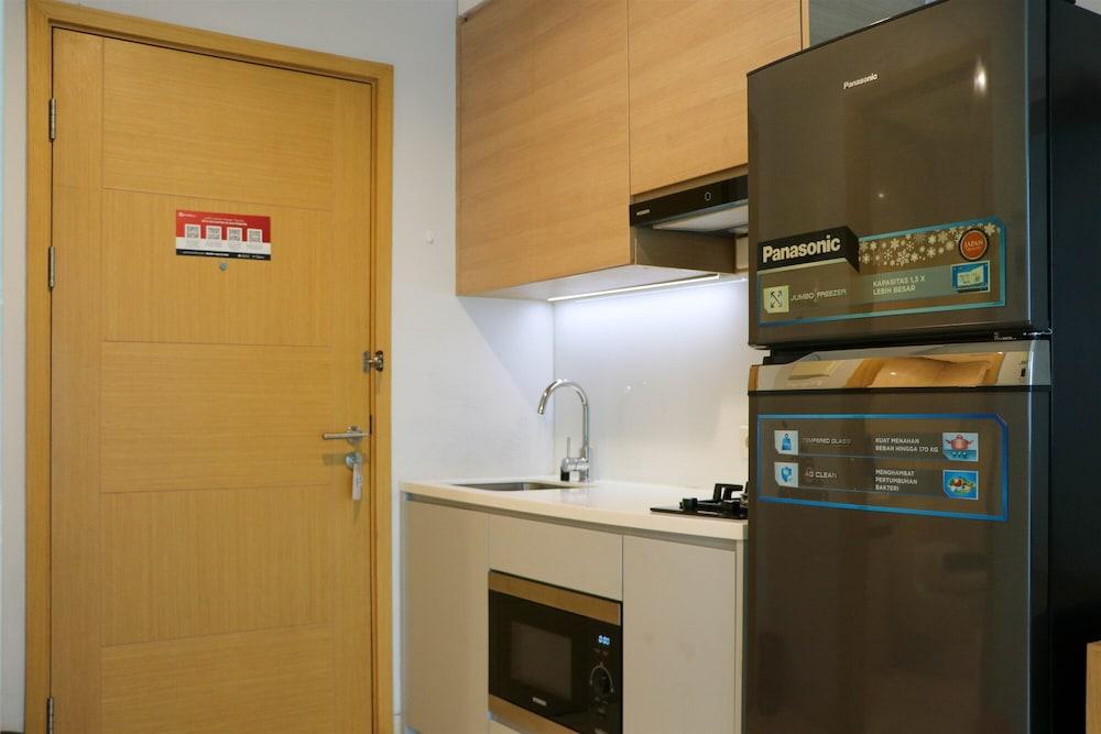 Spacious Studio Room at Capitol Suites Apartment