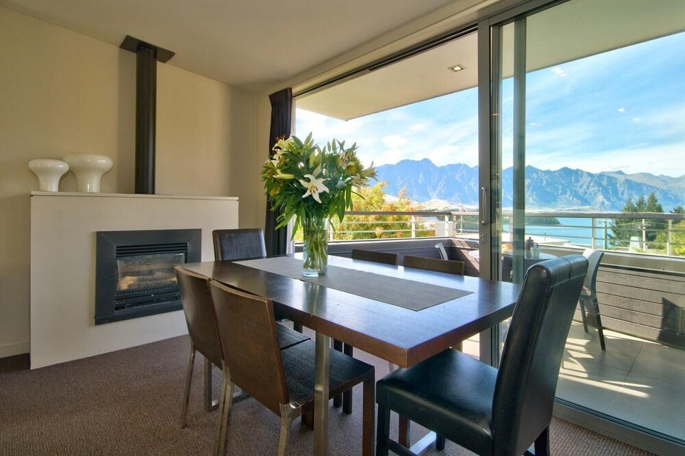 89/10A Tekau Thompson