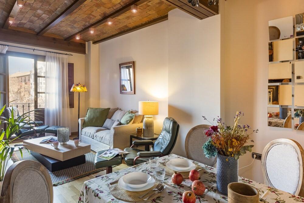 Genteel Home Bib Rambla