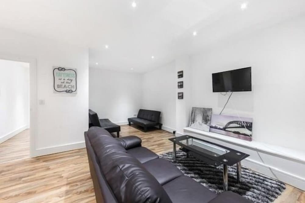 Newly Refurbished 1 Bedroom Whitechapel