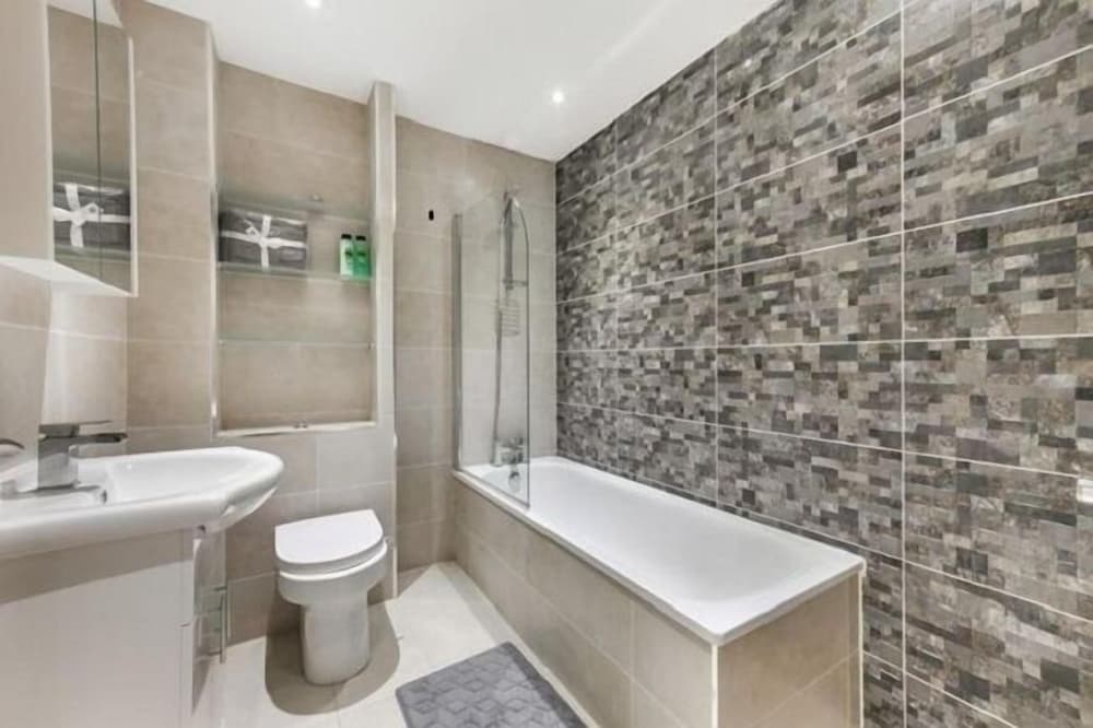 Newly Refurbished 1 Bedroom Whitechapel