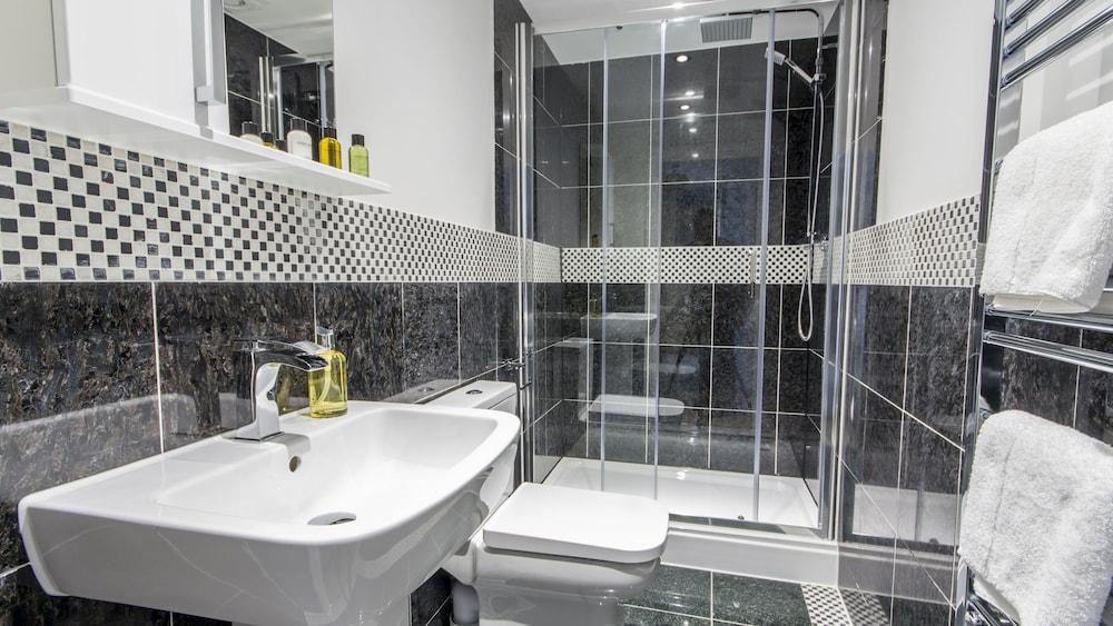 2 Bed- Tamar View by Pureserviced