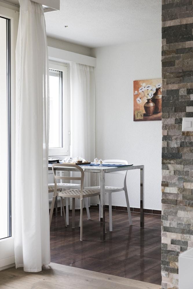 Superb Suite “POCKET WIFI”