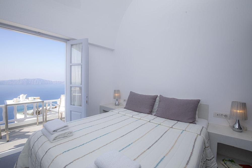 Santorini View Studios-Adults Only